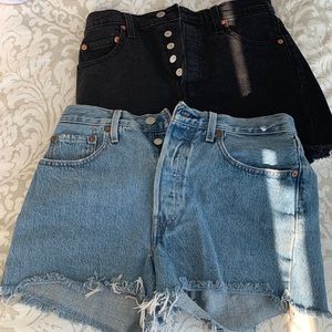 (2) Women’s Levi’s Jeans shorts W26 Black & Denim